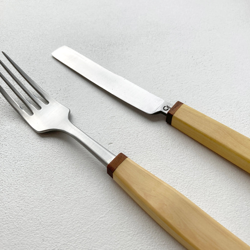 http://momosanshop.com/cdn/shop/files/momosan-celso-nunez-ferreiro-boxwood-cutlery-04_1024x.jpg?v=1701936728