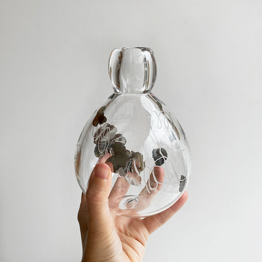 Glass Vase with Platinum Drawings III